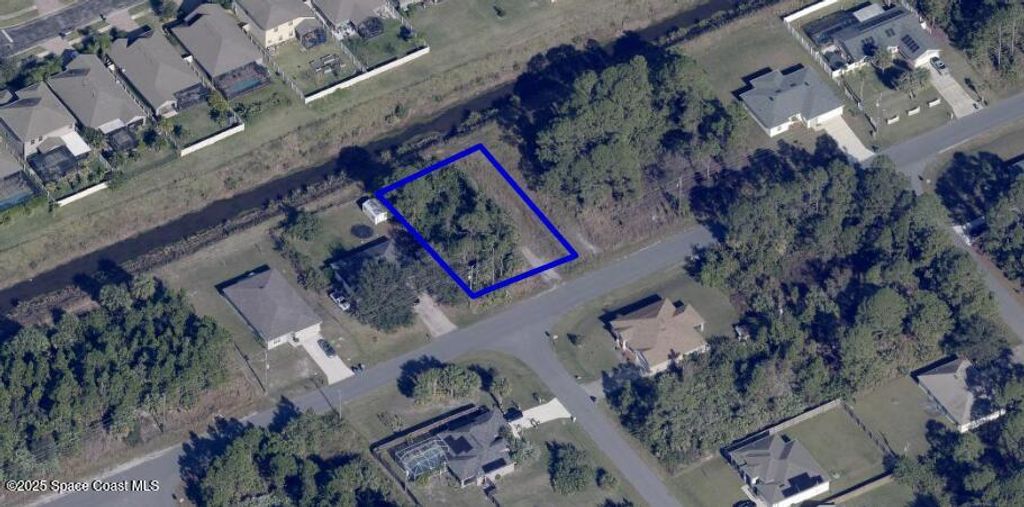 Image 1 of property listing at 657 Paigo Street SE, Palm Bay, FL 32909