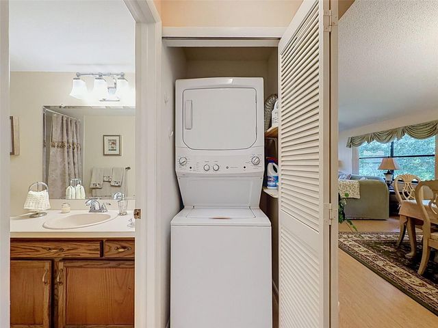 1309 HAMMOCK PINE BOULEVARD 1309, Clearwater, FL 33761