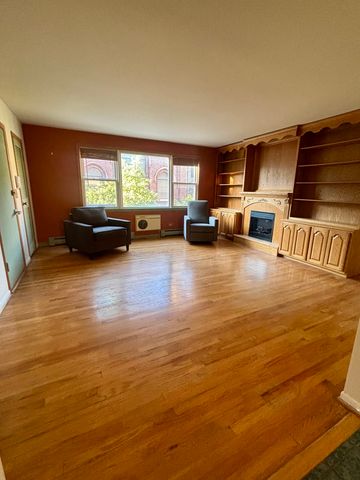 6921 N Ashland Boulevard 2B, Chicago, IL 60626