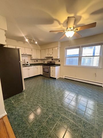 6921 N Ashland Boulevard 2B, Chicago, IL 60626