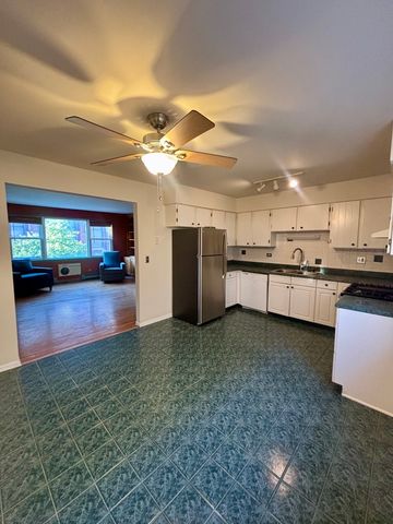 6921 N Ashland Boulevard 2B, Chicago, IL 60626