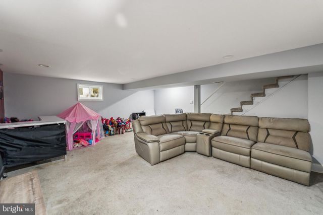818 NEPTUNE AVE, Oxon Hill, MD 20745