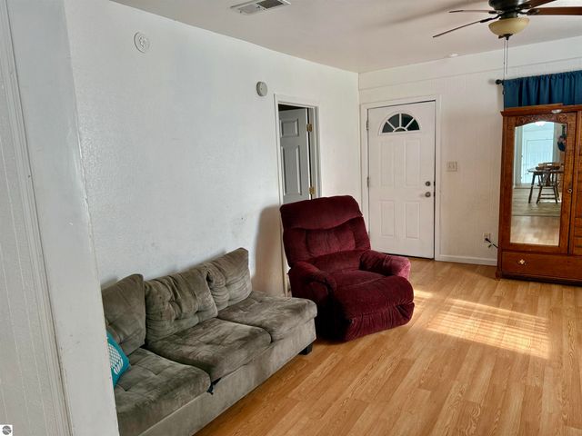 711 Francisco Avenue, Alma, MI 48801
