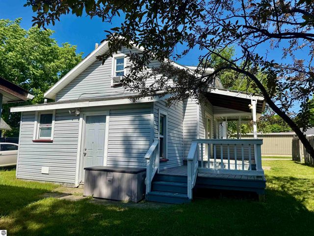 711 Francisco Avenue, Alma, MI 48801
