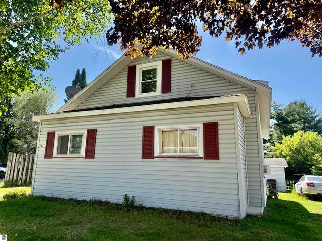 711 Francisco Avenue, Alma, MI 48801