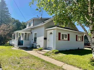 711 Francisco Avenue, Alma, MI 48801