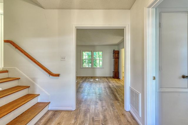 102 Wake Robin Circle, Spartanburg, SC 29301