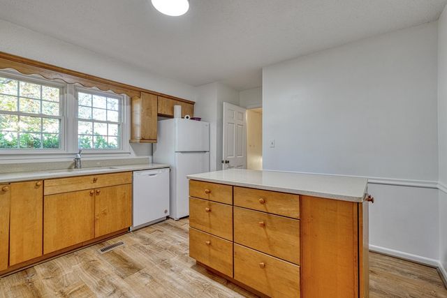 102 Wake Robin Circle, Spartanburg, SC 29301