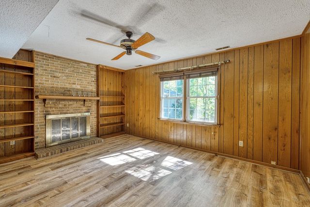 102 Wake Robin Circle, Spartanburg, SC 29301