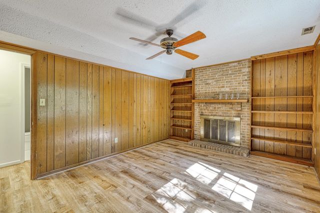 102 Wake Robin Circle, Spartanburg, SC 29301