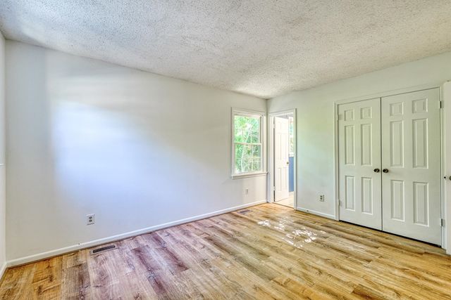 102 Wake Robin Circle, Spartanburg, SC 29301