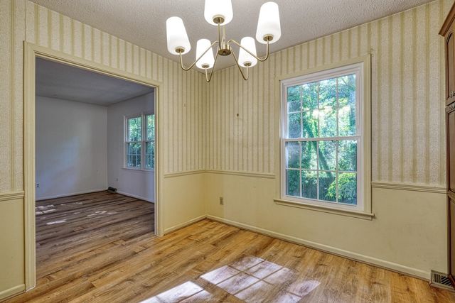 102 Wake Robin Circle, Spartanburg, SC 29301