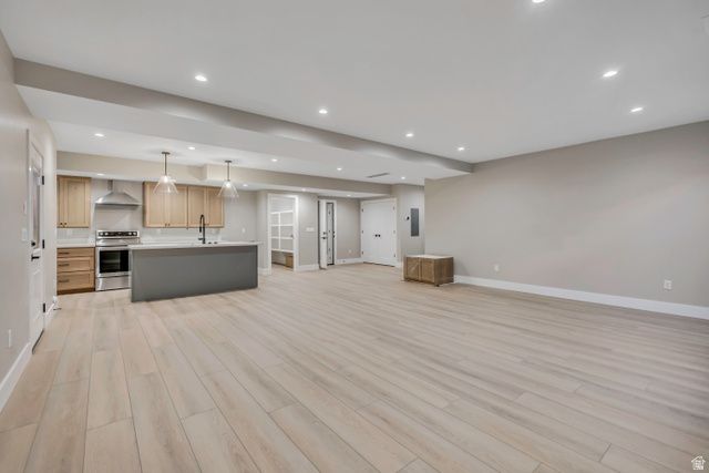 3168 W CHALK CREEK, South Jordan, UT 84095