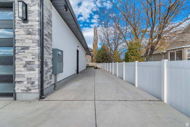3168 W CHALK CREEK, South Jordan, UT 84095