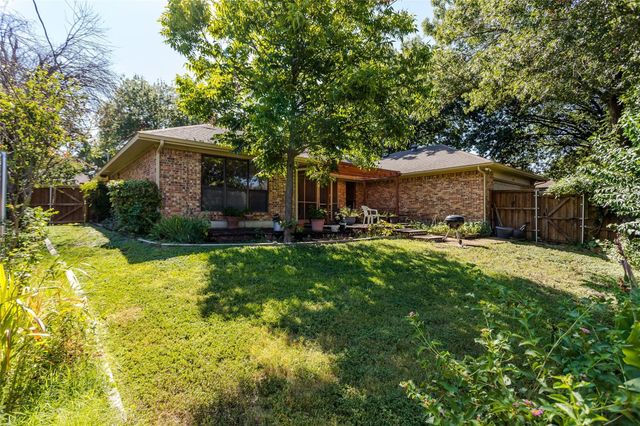 1013 Canyon Ridge Drive, Desoto, TX 75115