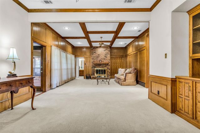 1013 Canyon Ridge Drive, Desoto, TX 75115