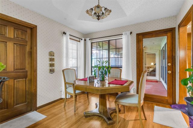 1013 Canyon Ridge Drive, Desoto, TX 75115