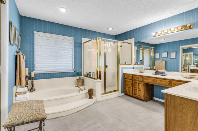 1013 Canyon Ridge Drive, Desoto, TX 75115