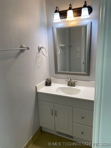 1530 E 66th Court, Tulsa, OK 74136