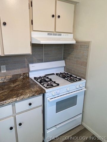 1530 E 66th Court, Tulsa, OK 74136