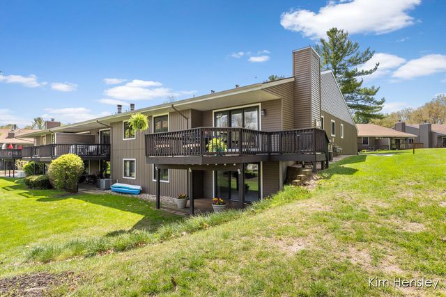 6641 Bella Vista Drive Ne, Cannon Twp, MI 49341