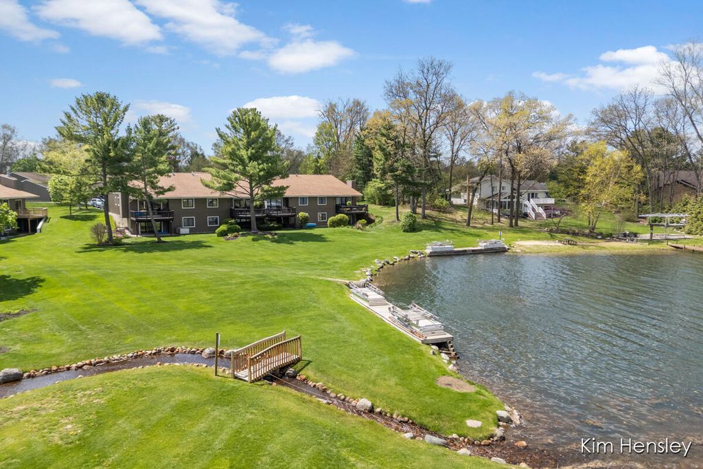 6641 Bella Vista Drive Ne, Cannon Twp, MI 49341