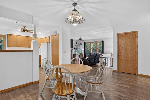 1222 E Lakeside Drive, Edgerton, WI 53534