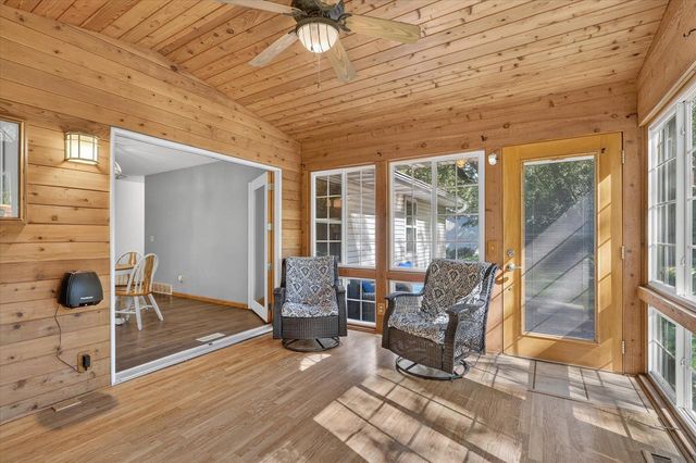 1222 E Lakeside Drive, Edgerton, WI 53534