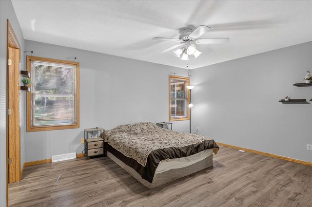 1222 E Lakeside Drive, Edgerton, WI 53534