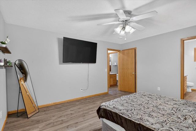 1222 E Lakeside Drive, Edgerton, WI 53534