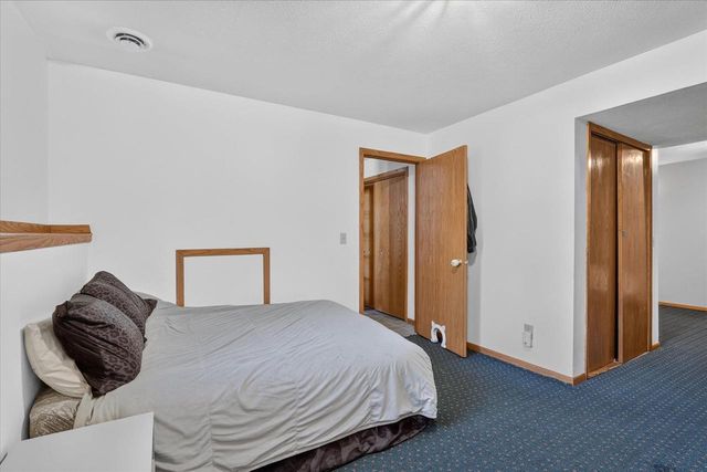1222 E Lakeside Drive, Edgerton, WI 53534
