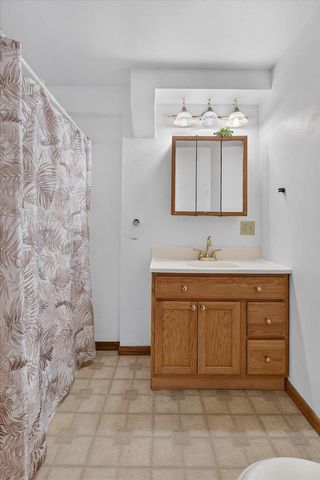 1222 E Lakeside Drive, Edgerton, WI 53534