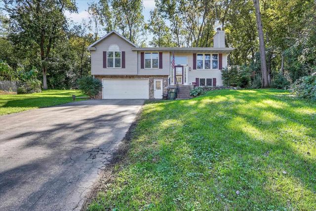 1222 E Lakeside Drive, Edgerton, WI 53534
