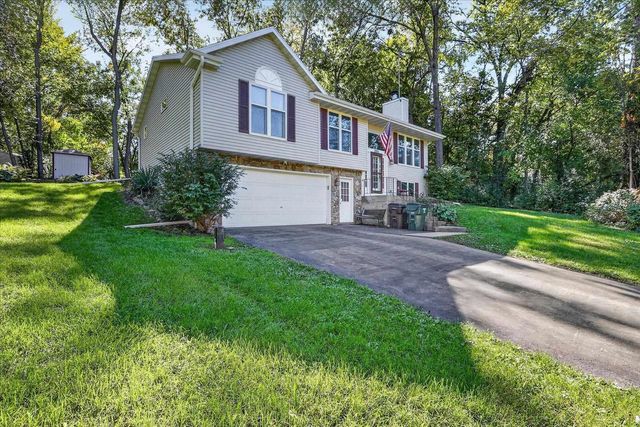 1222 E Lakeside Drive, Edgerton, WI 53534