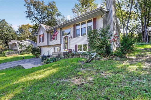 1222 E Lakeside Drive, Edgerton, WI 53534