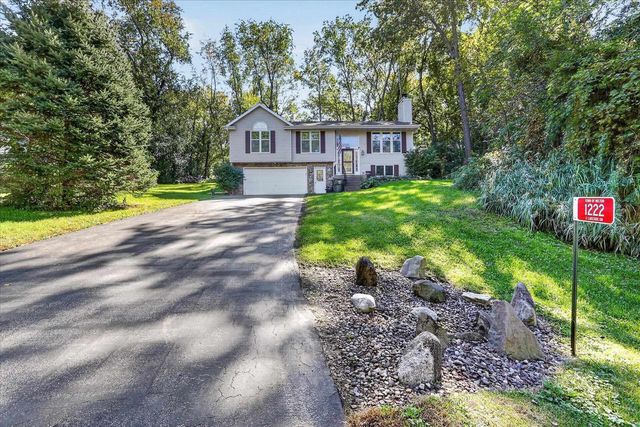 1222 E Lakeside Drive, Edgerton, WI 53534