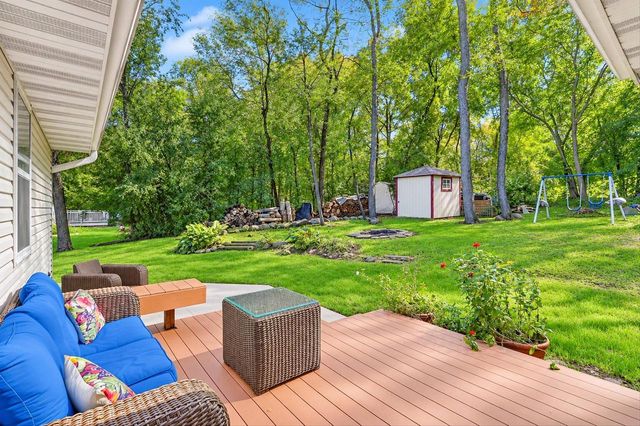1222 E Lakeside Drive, Edgerton, WI 53534