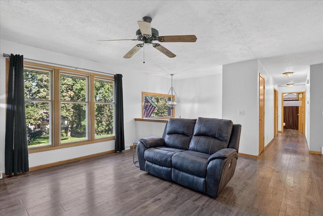 1222 E Lakeside Drive, Edgerton, WI 53534