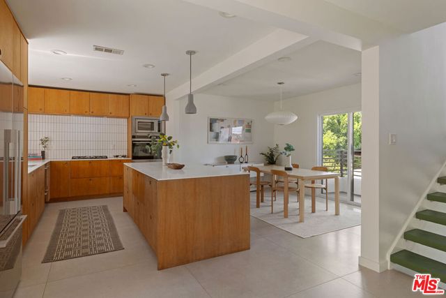 3750 Arbolada Road, Los Angeles, CA 90027