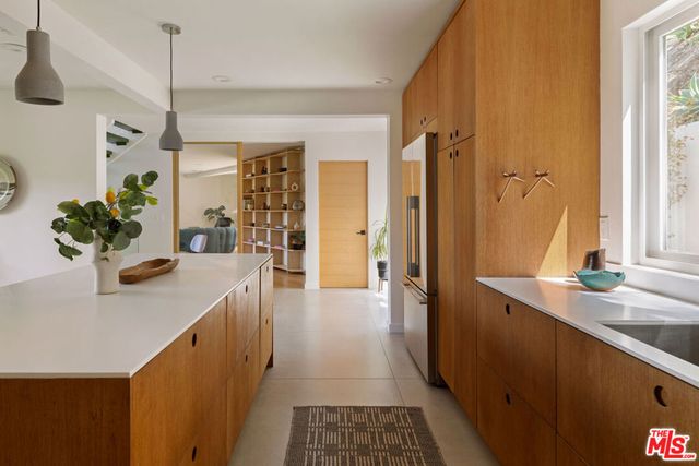 3750 Arbolada Road, Los Angeles, CA 90027