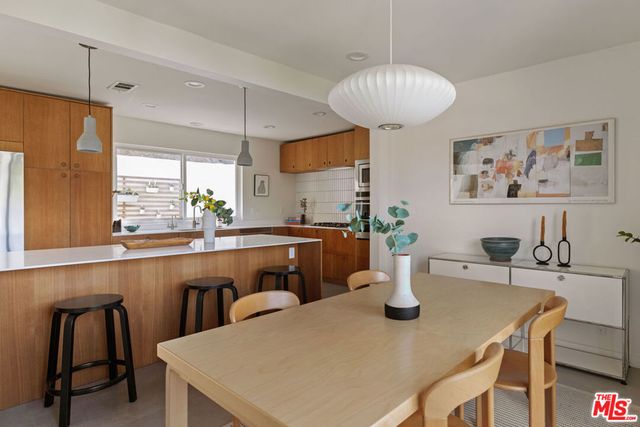 3750 Arbolada Road, Los Angeles, CA 90027