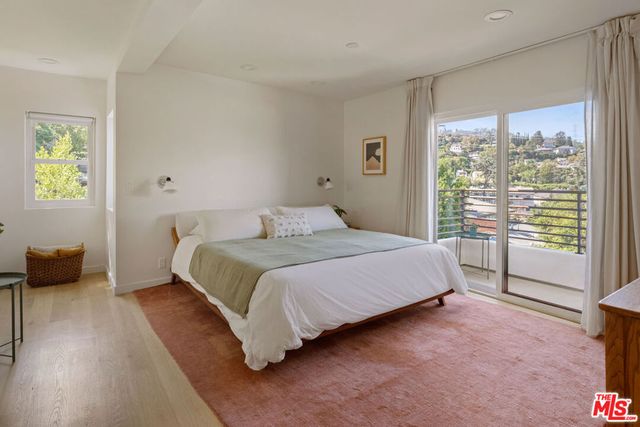 3750 Arbolada Road, Los Angeles, CA 90027