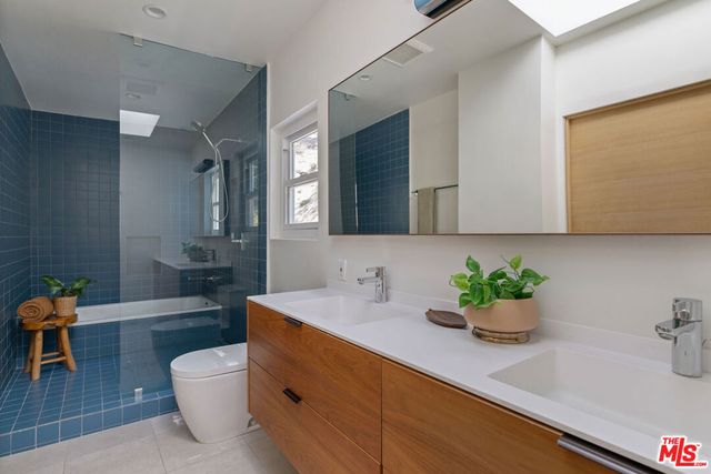 3750 Arbolada Road, Los Angeles, CA 90027