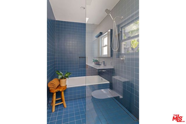 3750 Arbolada Road, Los Angeles, CA 90027