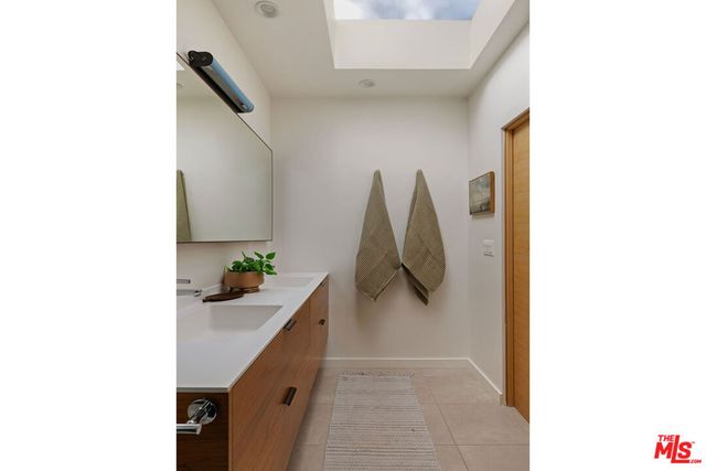 3750 Arbolada Road, Los Angeles, CA 90027