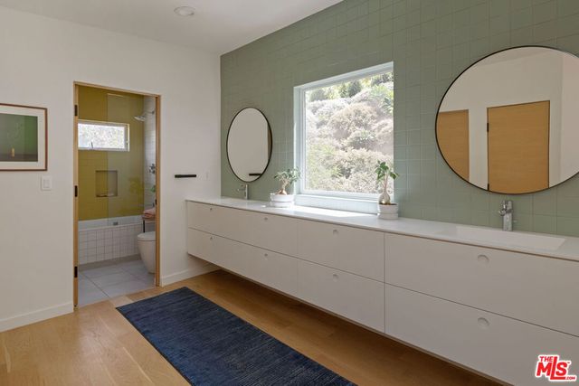 3750 Arbolada Road, Los Angeles, CA 90027
