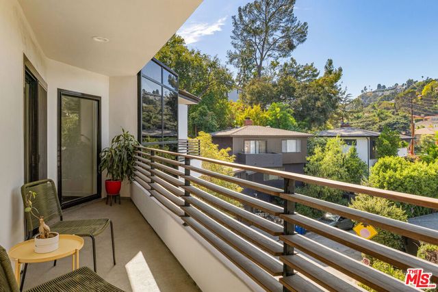 3750 Arbolada Road, Los Angeles, CA 90027