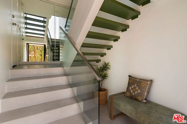3750 Arbolada Road, Los Angeles, CA 90027