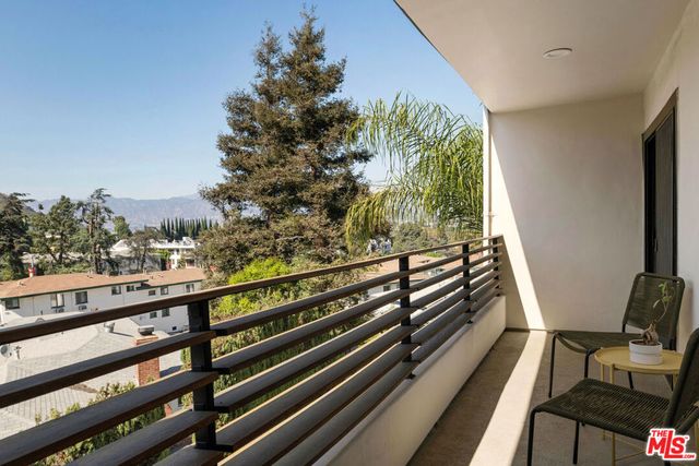 3750 Arbolada Road, Los Angeles, CA 90027