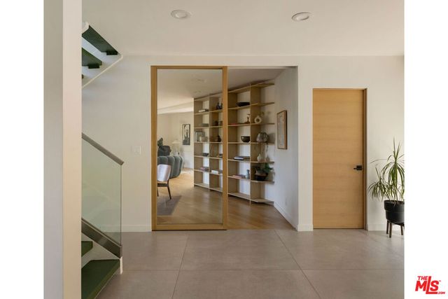 3750 Arbolada Road, Los Angeles, CA 90027